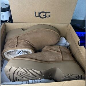 NWT UGG BOOTS